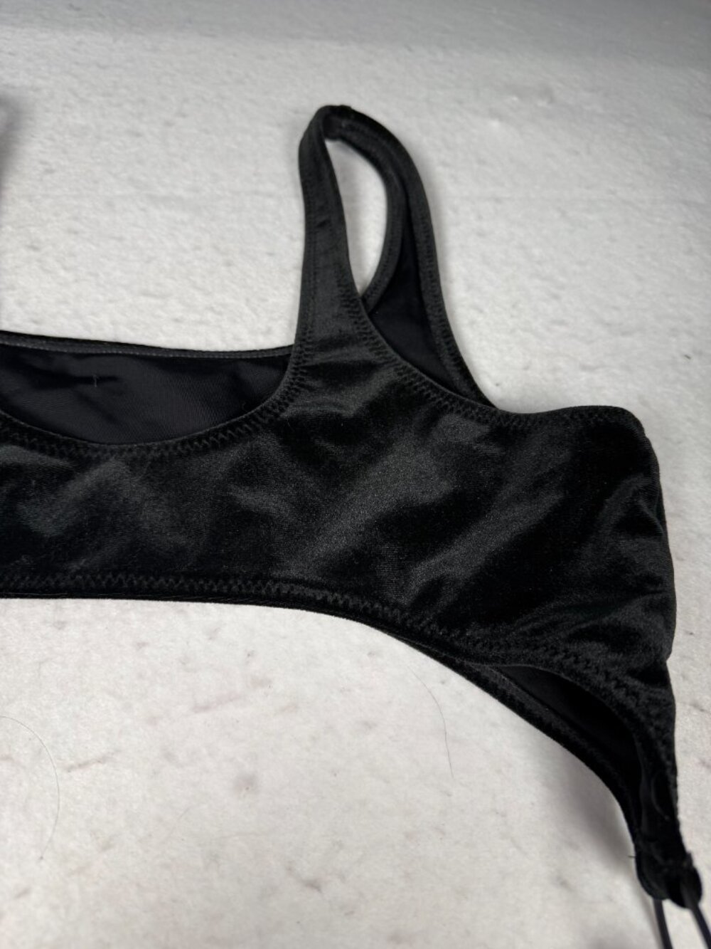 Kendall & Kylie Black Velvet Cabana Cut Out Ring One Piece Swimsuit Size Large - Picture 4 of 13